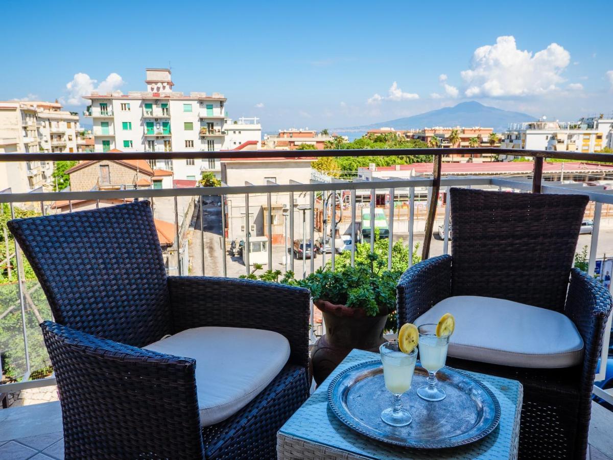 Aranci Apt 67 - Sorrento Centre And Vesuvius View Екстер'єр фото