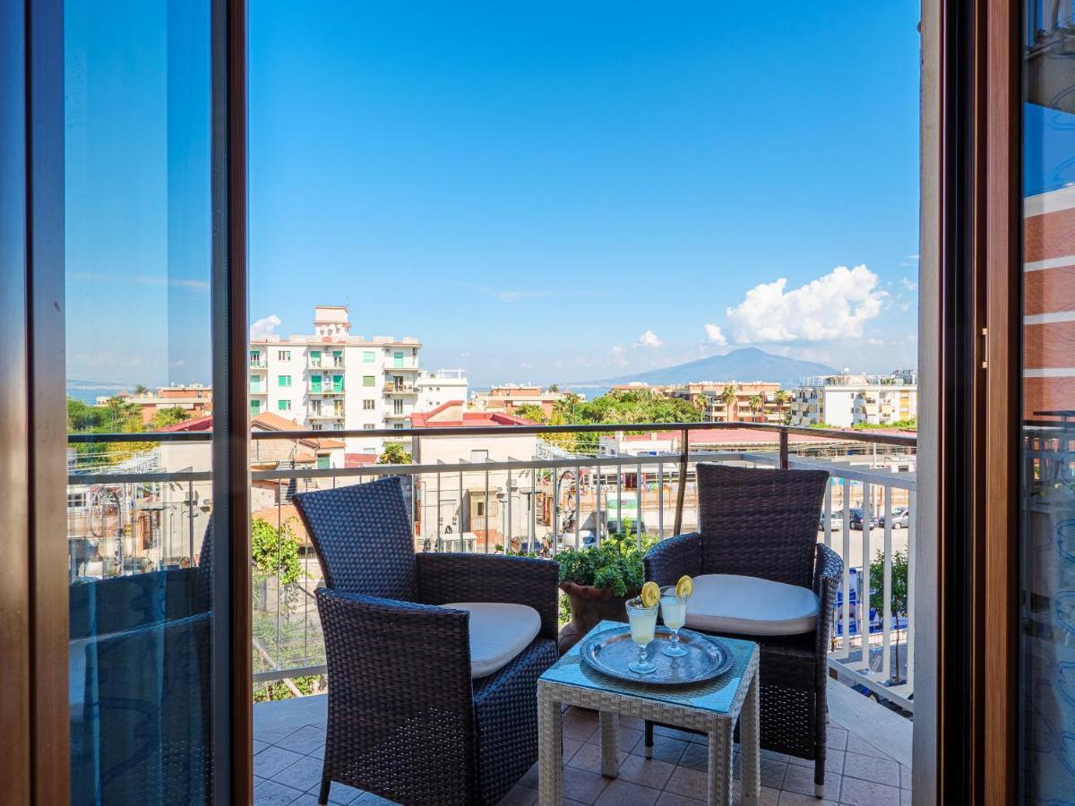 Aranci Apt 67 - Sorrento Centre And Vesuvius View Екстер'єр фото