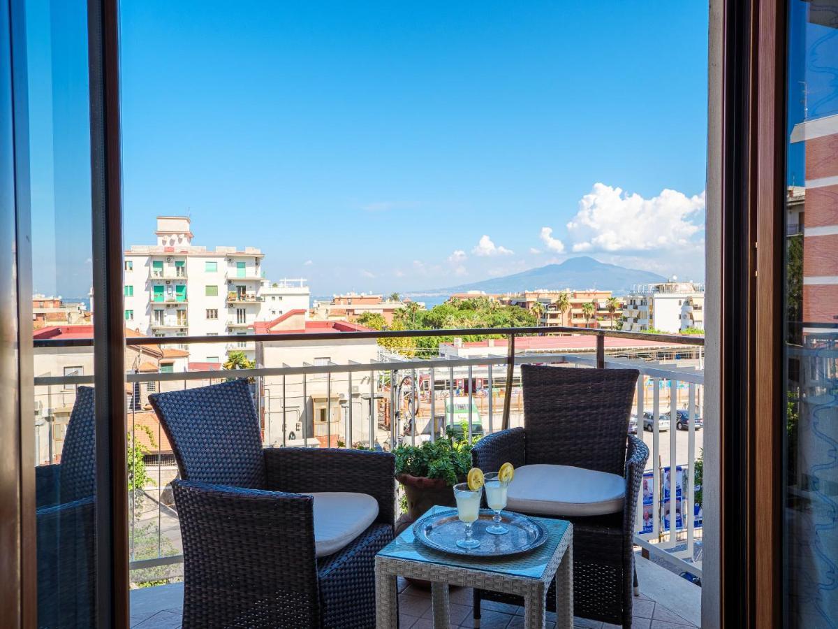 Aranci Apt 67 - Sorrento Centre And Vesuvius View Екстер'єр фото